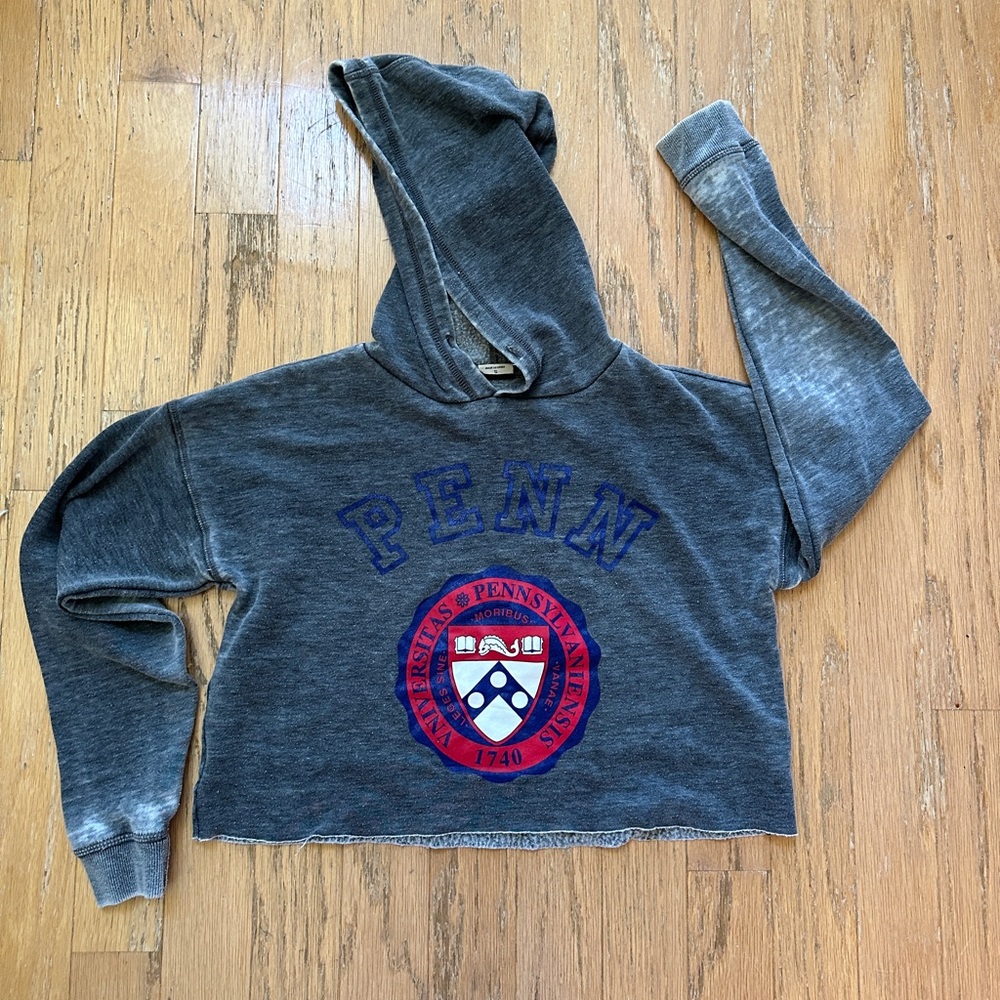 cropped PENN hoodie with raw hem